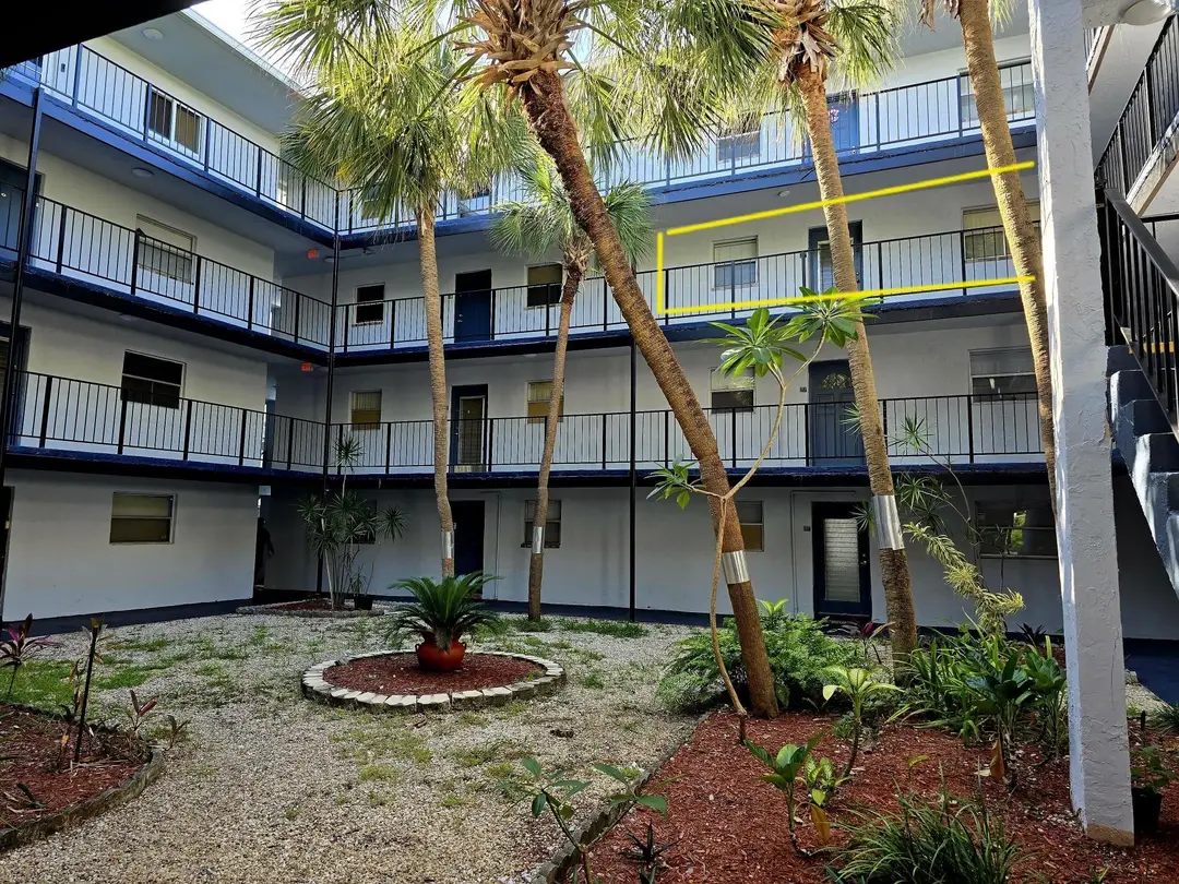 2860 SOMERSET Drive 317K, Lauderdale Lakes, FL 33311