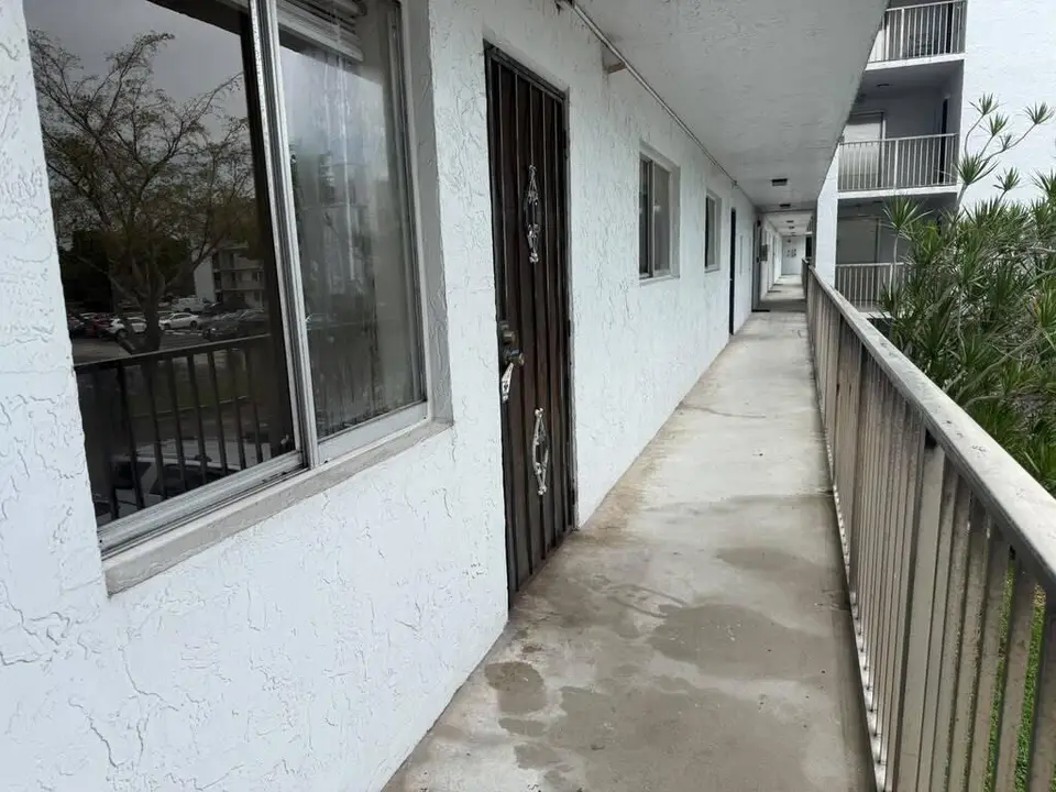 8600 N Sherman Circle 202, Miramar, FL 33025