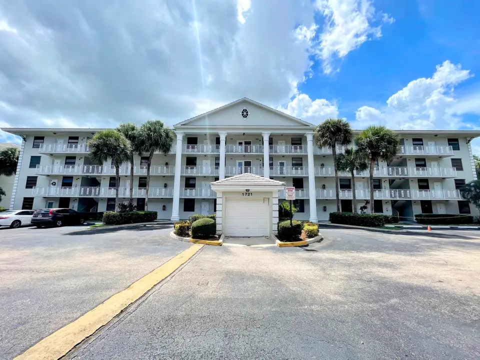 1721 WHITEHALL Drive 303, Davie, FL 33324