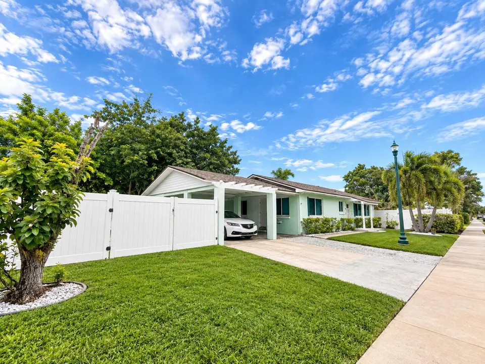 601 SE 3RD Avenue, Delray Beach, FL 33483
