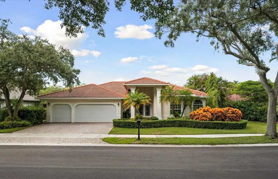 2647 EDGEWATER Drive, Weston, FL 33332