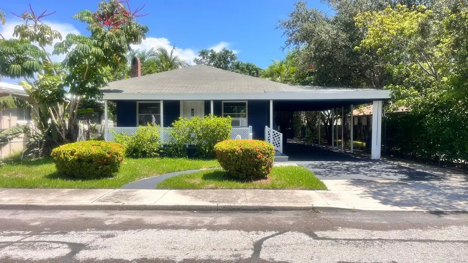 1006 S M Street, Lake Worth Beach, FL 33460