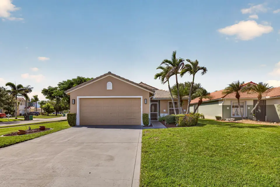 628 Stanford Lane, Port St. Lucie, FL 34983