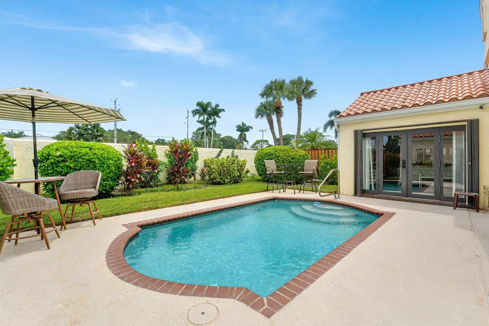 2530 LA LIQUE Circle, Palm Beach Gardens, FL 33410