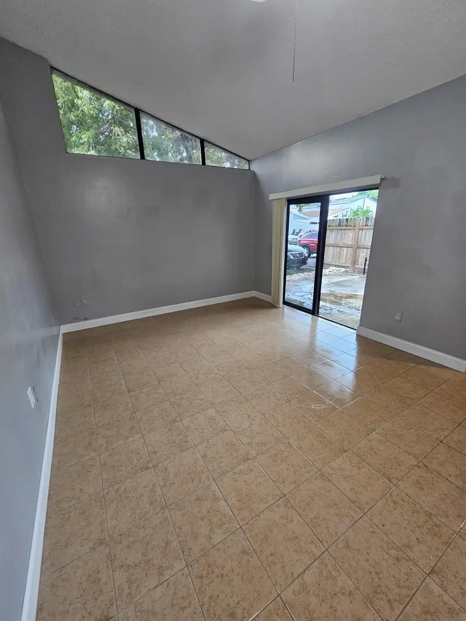 4552 NW 185TH Street, Miami Gardens, FL 33055