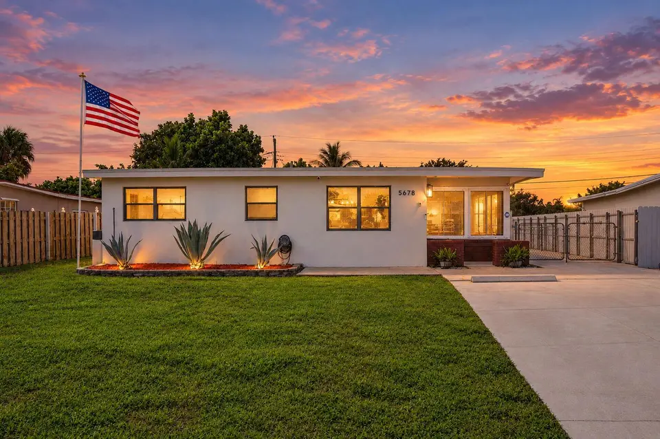 5678 Cinnamon Drive, West Palm Beach, FL 33415