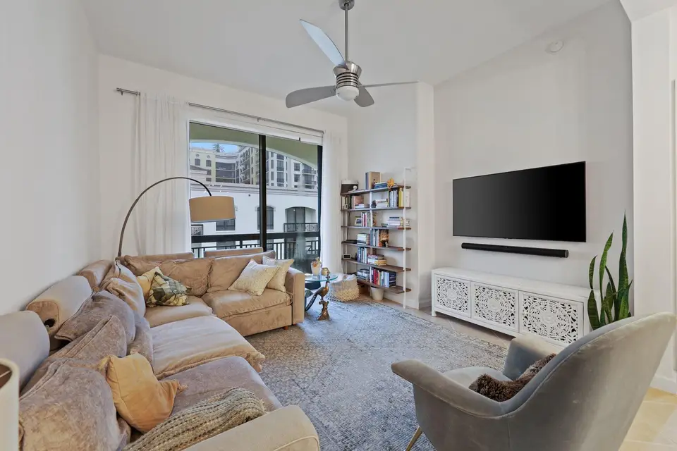 801 S OLIVE Avenue 1621, West Palm Beach, FL 33401