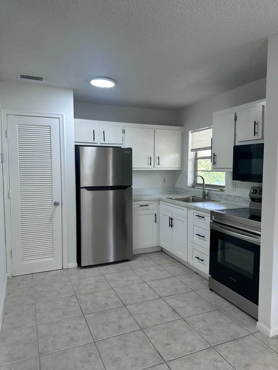 5186 NE 6TH Avenue 719, Oakland Park, FL 33334