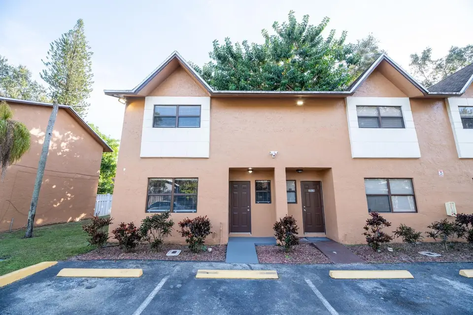 3522 NW 91st Avenue, Sunrise, FL 33351