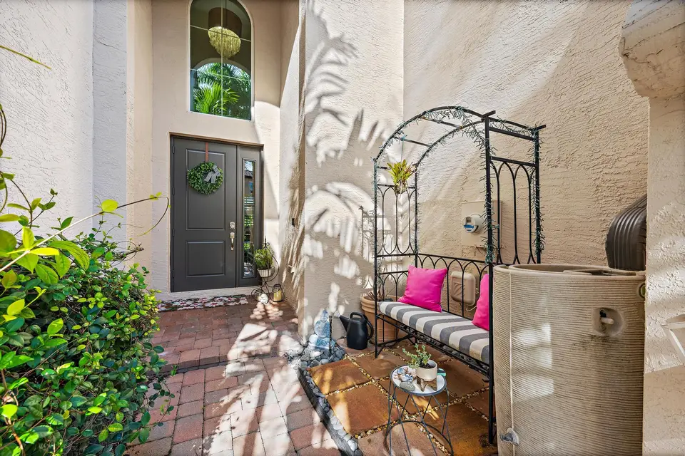 4673 MEDITERRANEAN Circle, Palm Beach Gardens, FL 33418