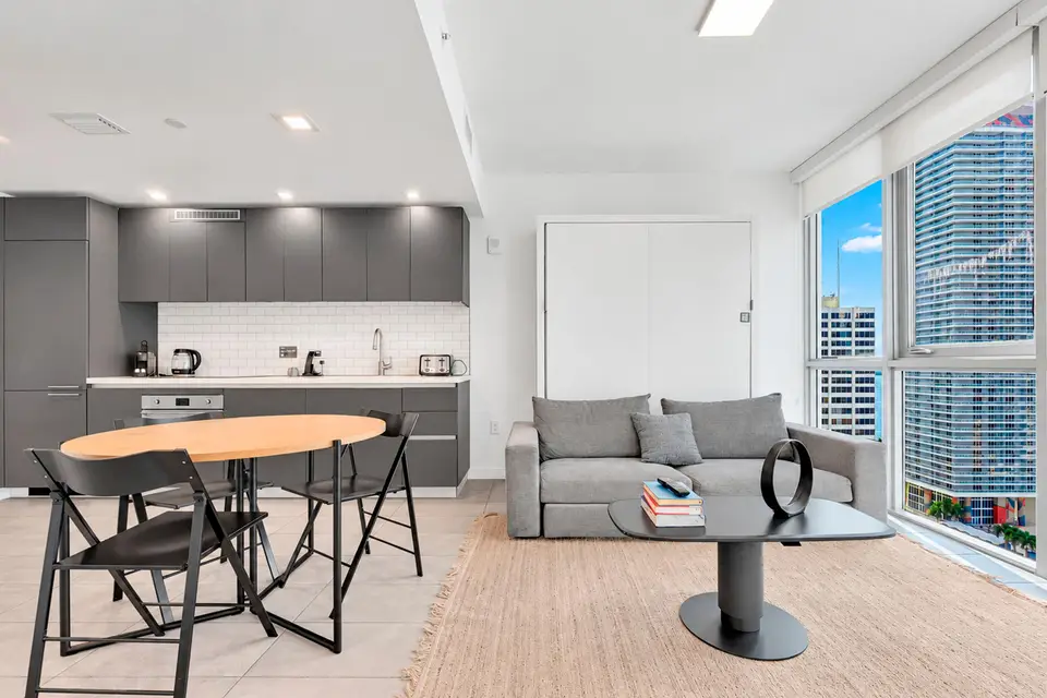 227 NE 2ND Street 2801, Miami, FL 33132