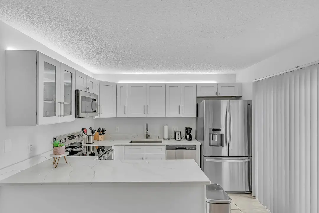 7 Kitchen (1)