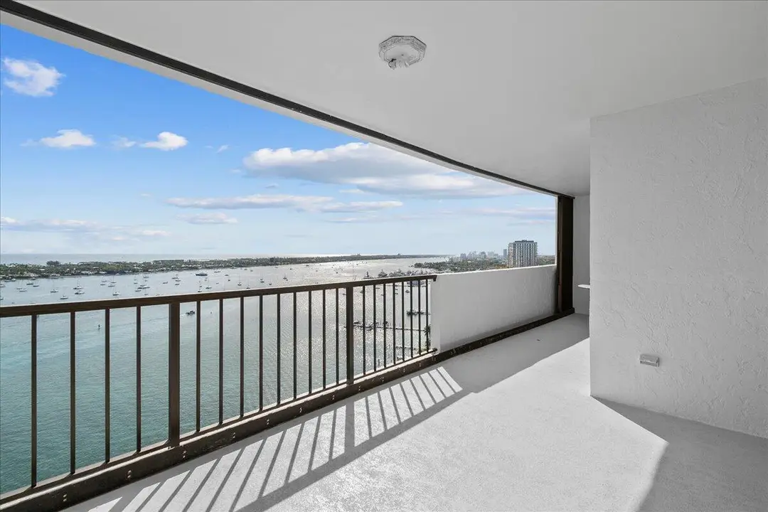 5200 N FLAGLER Drive 2402, West Palm Beach, FL 33407