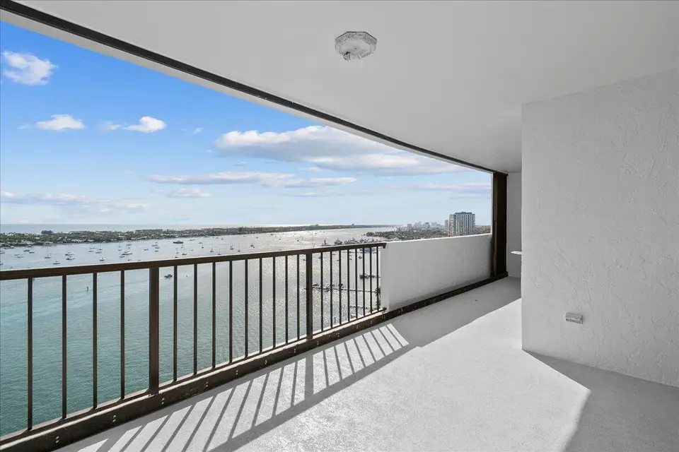 5200 N FLAGLER Drive 2402, West Palm Beach, FL 33407