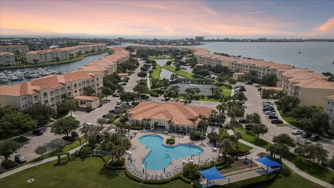19 Harbour Isle Drive W 202, Fort Pierce, FL 34949