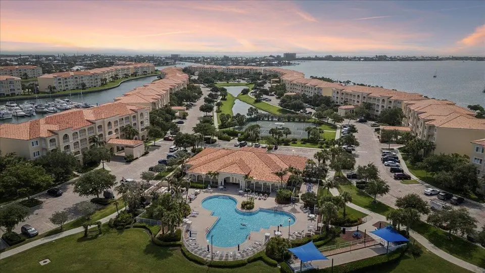 19 Harbour Isle Drive W 202, Fort Pierce, FL 34949