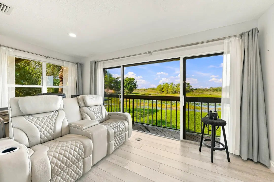 1111 DUNCAN Circle 202, Palm Beach Gardens, FL 33418