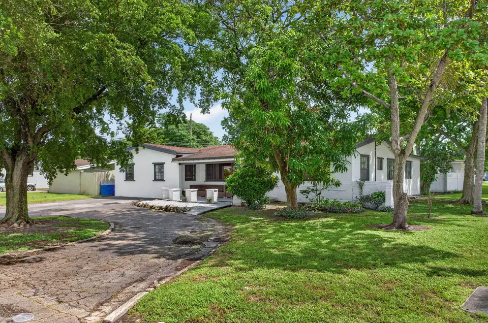 7571 LASALLE Boulevard, Miramar, FL 33023