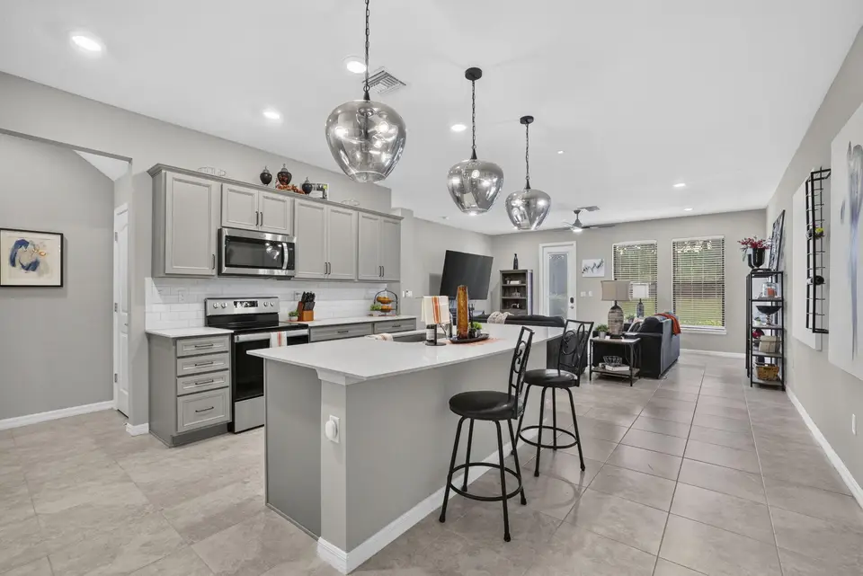 4416 Appleton Circle E, Oakland Park, FL 33309