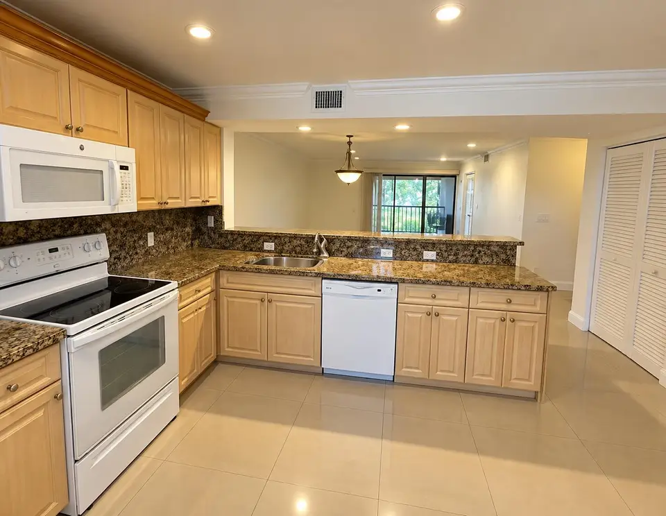 1400 NW 45TH Street B7, Deerfield Beach, FL 33064