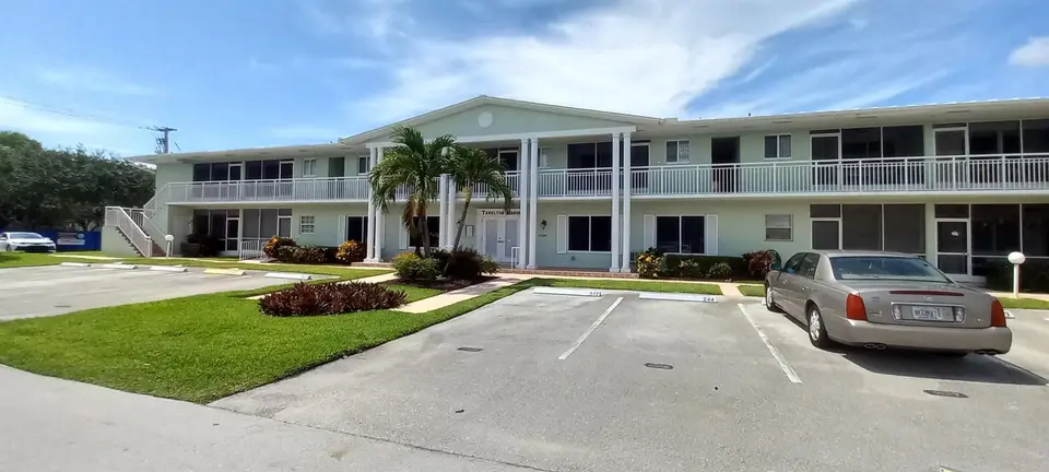 2100 NE 38TH Street 218, Lighthouse Point, FL 33064