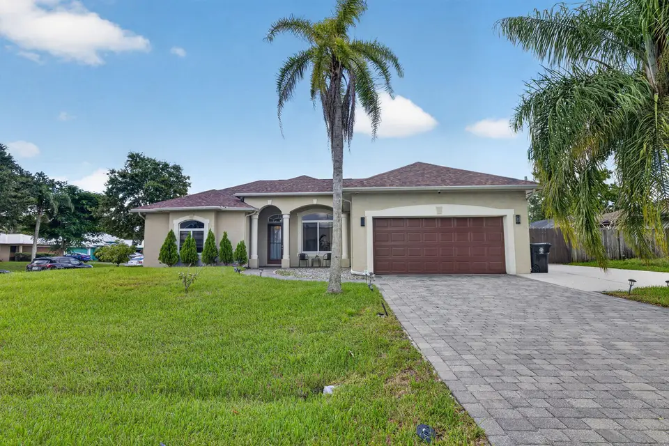1402 SW ABINGDON Avenue, Port St. Lucie, FL 34953
