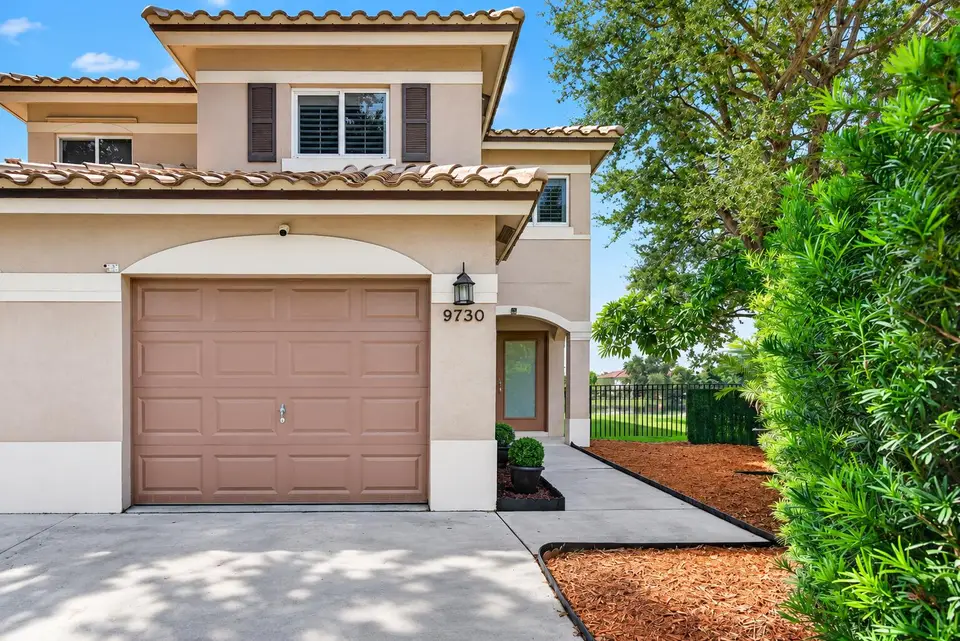 9730 NW 23rd Court 15, Pembroke Pines, FL 33024