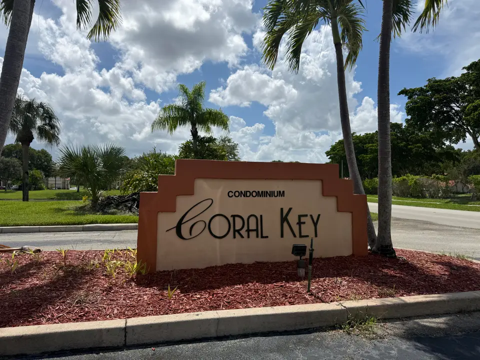 3410 PINEWALK N 821, Margate, FL 33063