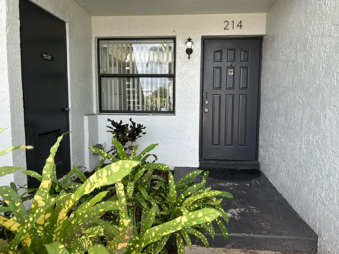 1284 S Military Trail 214, Deerfield Beach, FL 33442