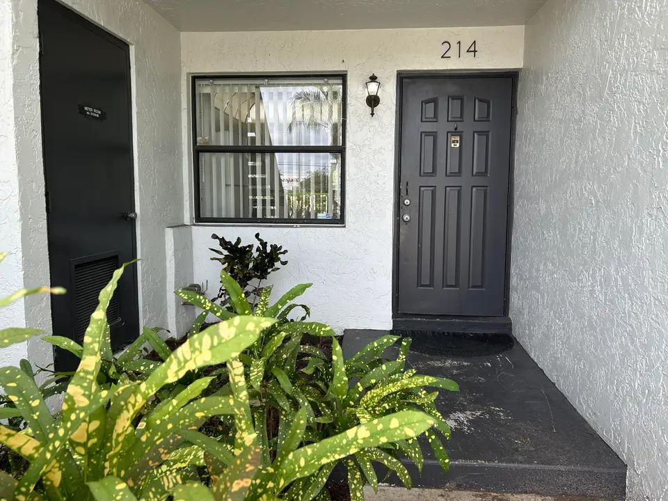1284 S Military Trail 214, Deerfield Beach, FL 33442