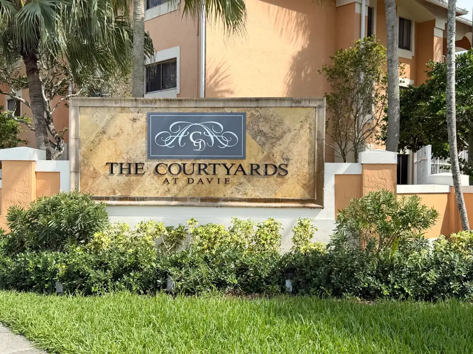 6968 SW 39th Street F302, Davie, FL 33314