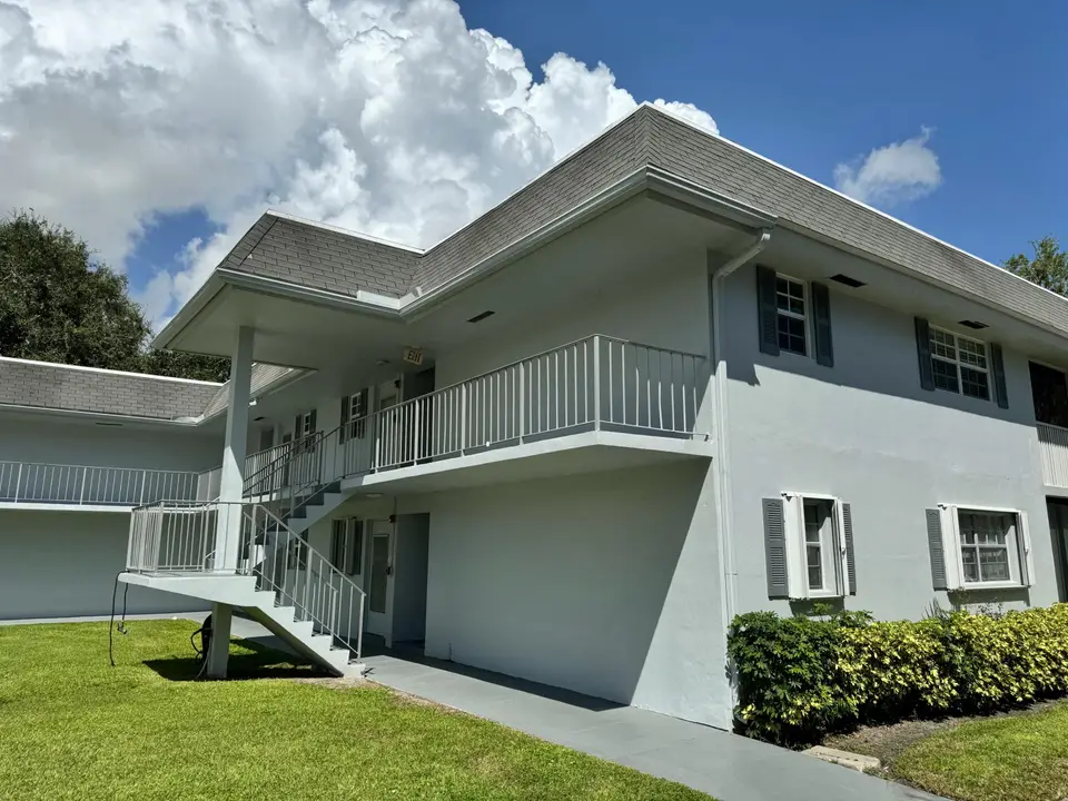 10193 N MILITARY Trail 208, Palm Beach Gardens, FL 33410