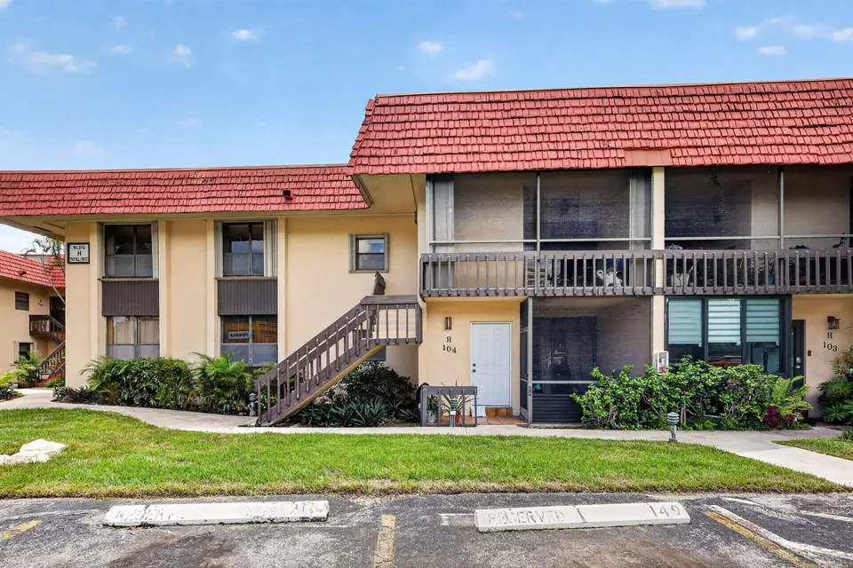750 NE 199TH Street 204H, Miami, FL 33179