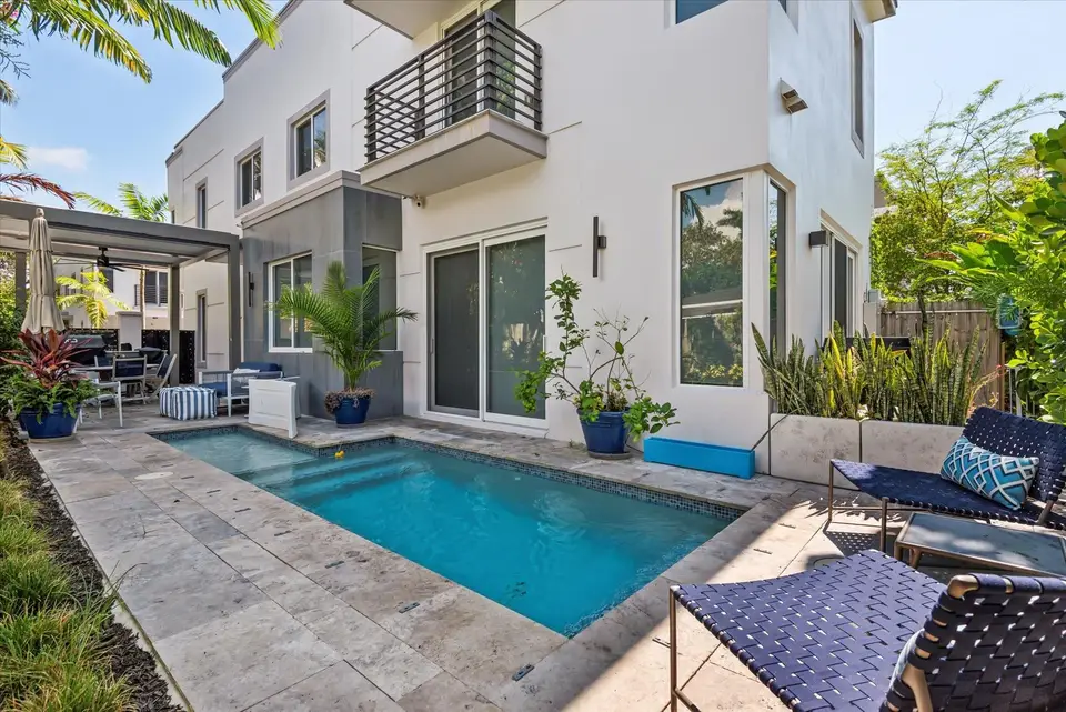 815 NE 17th Avenue 5, Fort Lauderdale, FL 33304