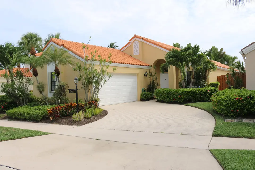 2668 La Lique Circle, Palm Beach Gardens, FL 33410