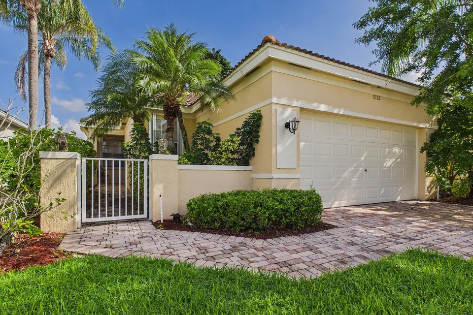 7032 Cataluna Circle, Delray Beach, FL 33446