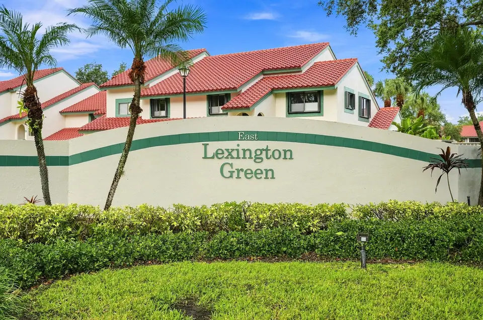 11 Lexington Lane E B, Palm Beach Gardens, FL 33418