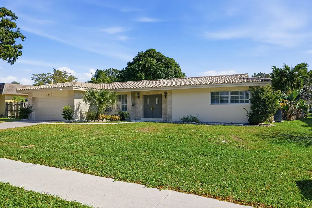 GREAT CURB APPEAL