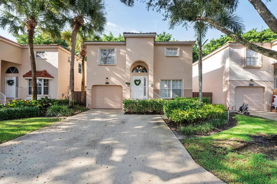 10961 NW 12th Drive, Plantation, FL 33322