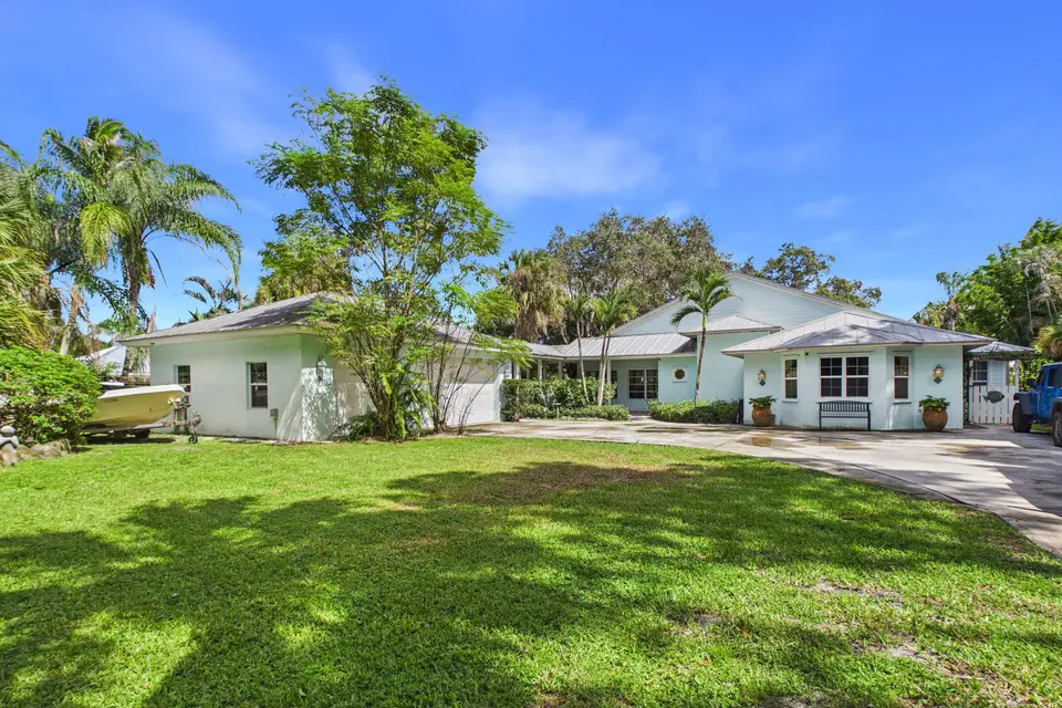 3679 SW SAINT LUCIE SHORES Drive, Palm City, FL 34990