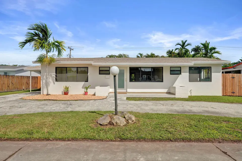 4901 SW 94th Avenue, Miami, FL 33165