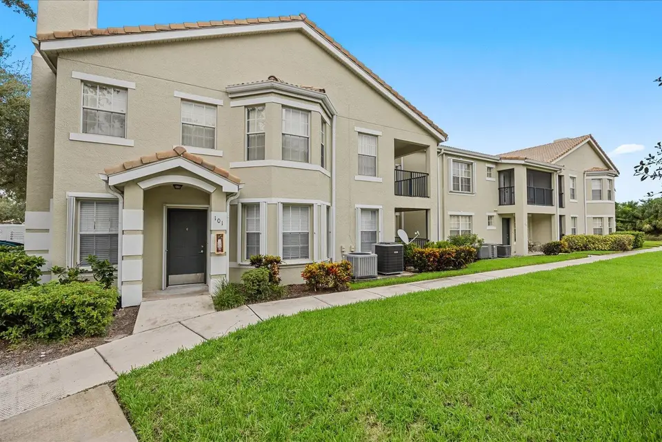 128 SW Peacock Boulevard 15-101, Port St. Lucie, FL 34986