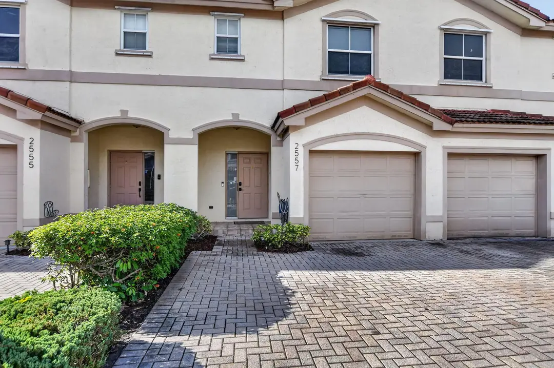 2557 Riverside Drive, Coral Springs, FL 33065