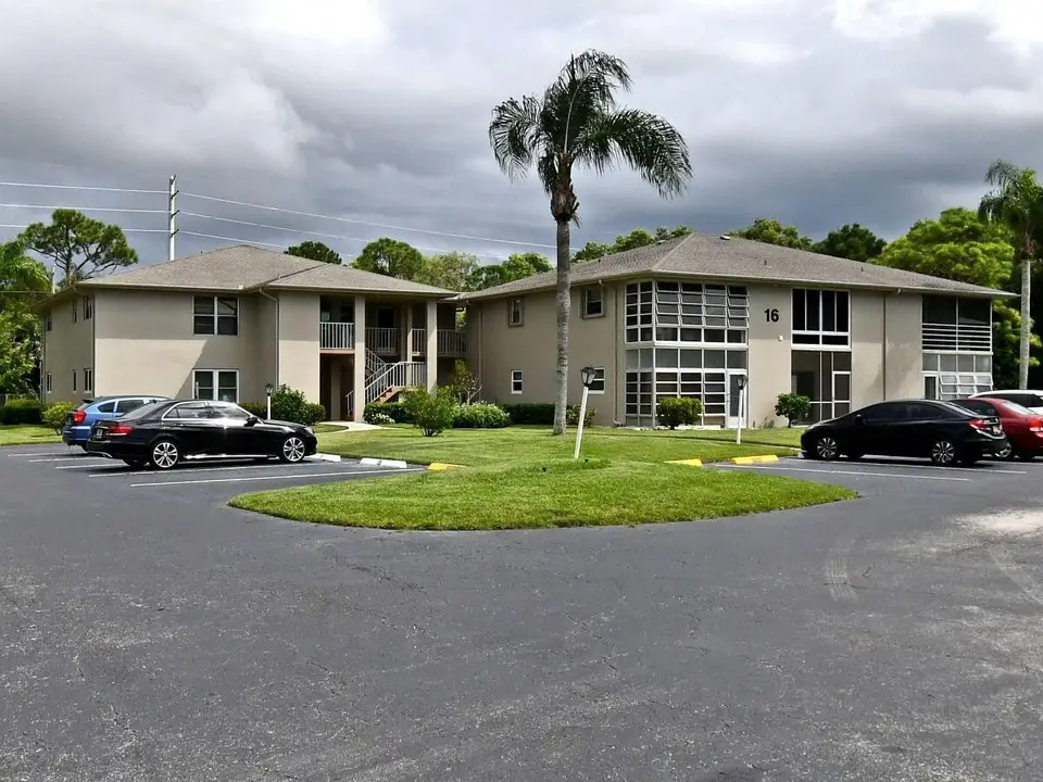 16 LAKE VISTA Trail 207, Port St. Lucie, FL 34952