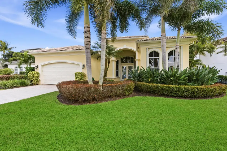 401 VIA PLACITA, Palm Beach Gardens, FL 33418