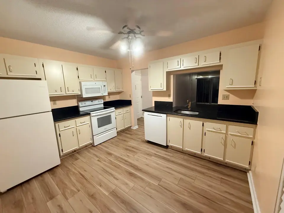 7406 Woodmont Avenue 106, Tamarac, FL 33321
