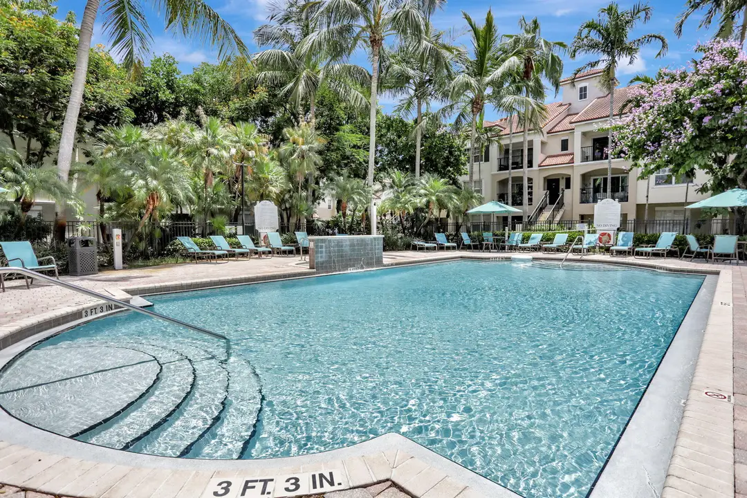 5880 W SAMPLE Road 206, Coral Springs, FL 33067