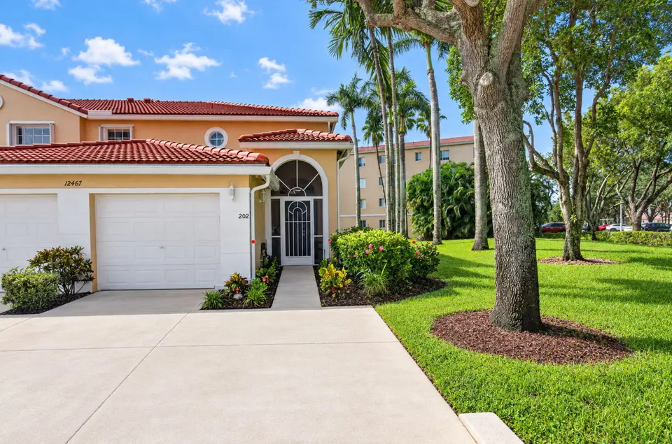 12467 Crystal Pointe Drive 202, Boynton Beach, FL 33437