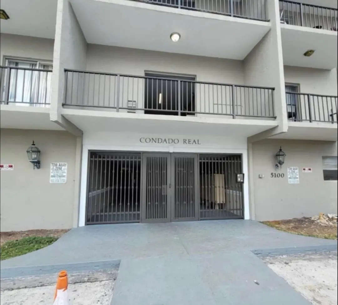 5100 SW 41ST Street 105, Hollywood, FL 33023