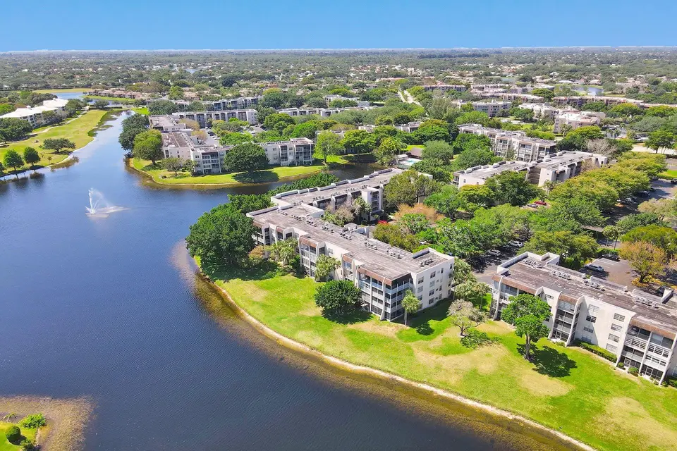 9450 Poinciana Place 416, Davie, FL 33324